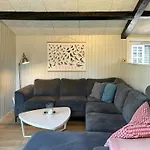 بيت للعطل Summer House With Wilderness Bath By Karup Forest Fårevejle