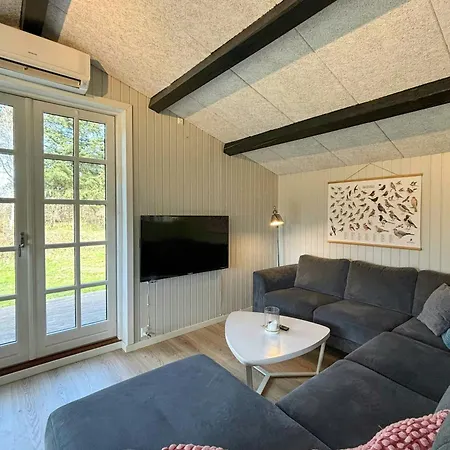 Summer House With Wilderness Bath By Karup Forest Farevejle