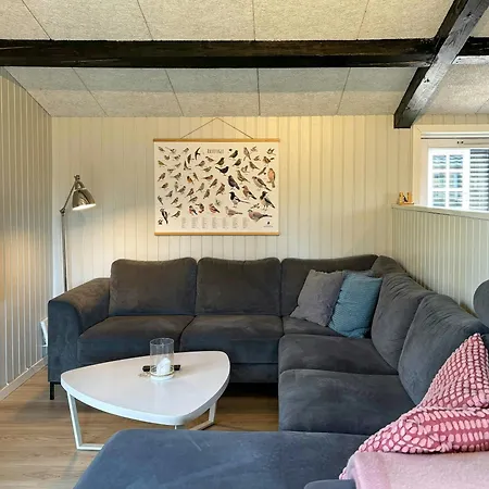 Dom wakacyjny Summer House With Wilderness Bath By Karup Forest Fårevejle