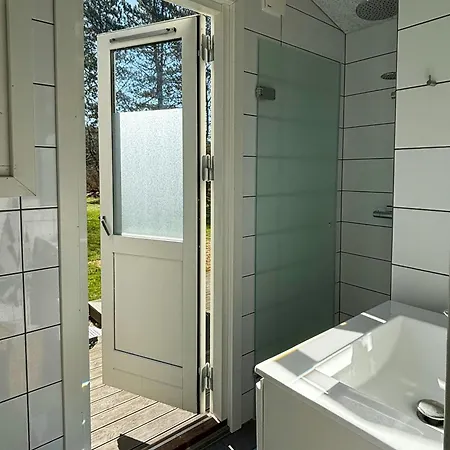 Summer House With Wilderness Bath By Karup Forest Holiday home Farevejle